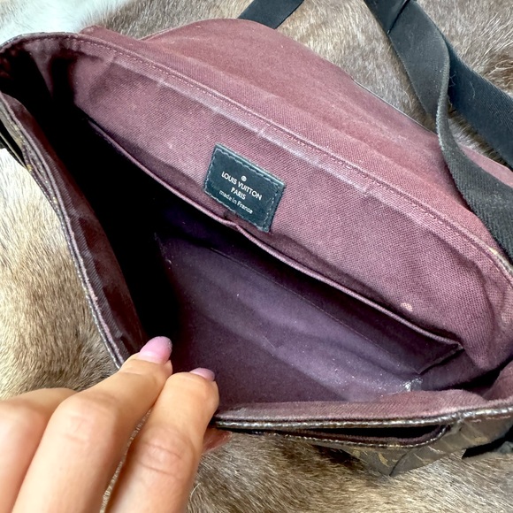 Authentic Louis Vuitton Messenger Bag - Picture 5 of 6